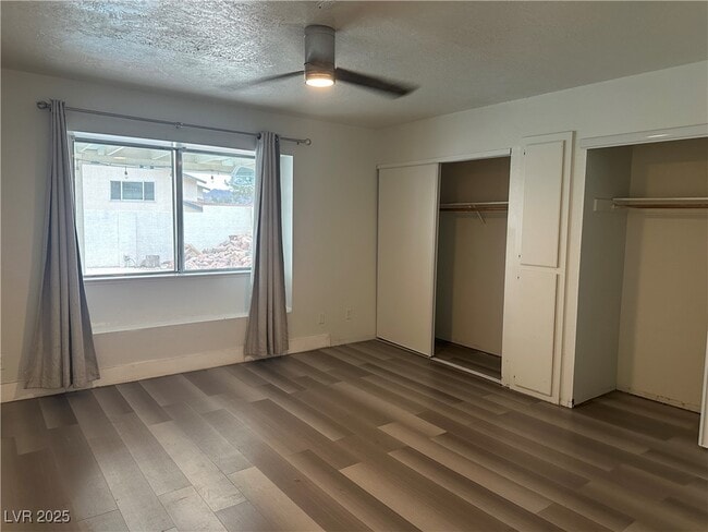 Building Photo - 811 Vermillion Dr