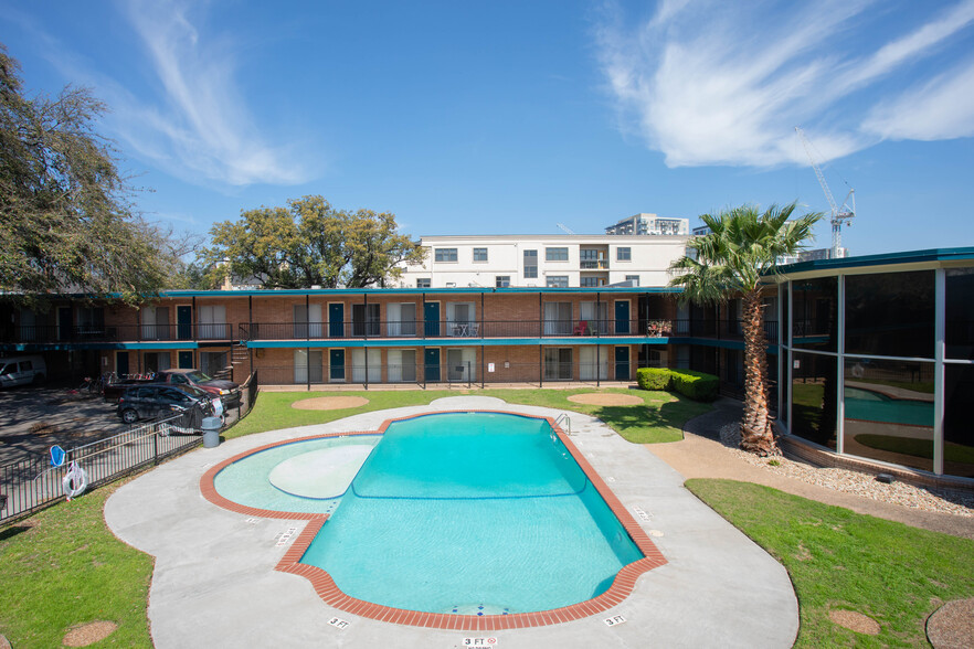 Primary Photo - Lantana Apartments