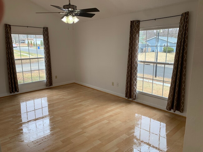 Building Photo - 591 Britmore Ct