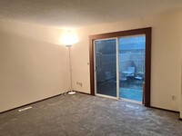 Building Photo - Move in Special - $500 off first months rent!