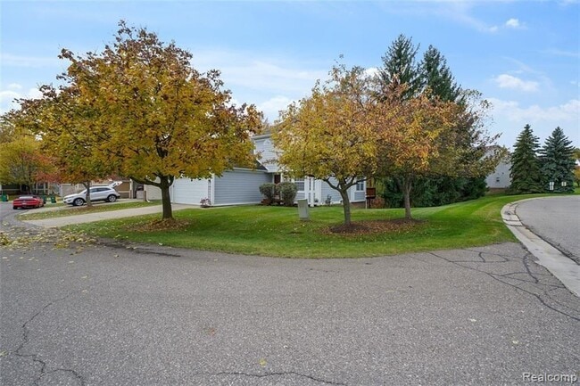 Building Photo - 41306 Cornell Dr