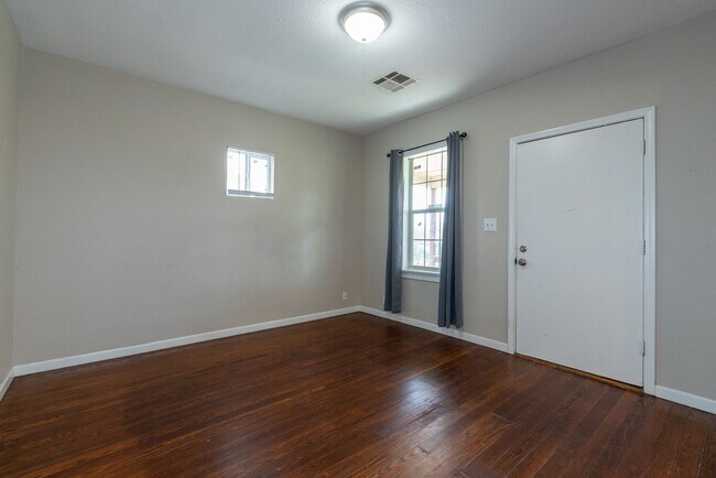 Building Photo - SECTION 8 WELCOME - NEWLY RESTORED - 2 BEDROOM - HARDWOOD FLOORS