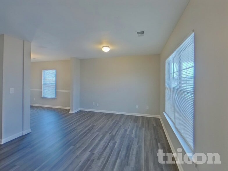 Building Photo - 547 Falls Cottage Run