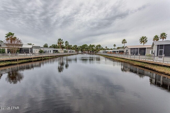 Building Photo - 1219 Thomas Dr