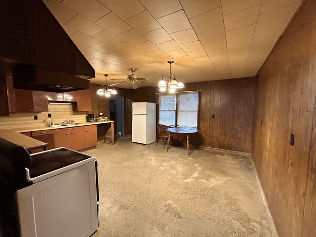 Building Photo - 806 Jackson St