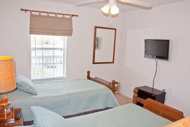 Building Photo - 1123 Blue Stem Dr