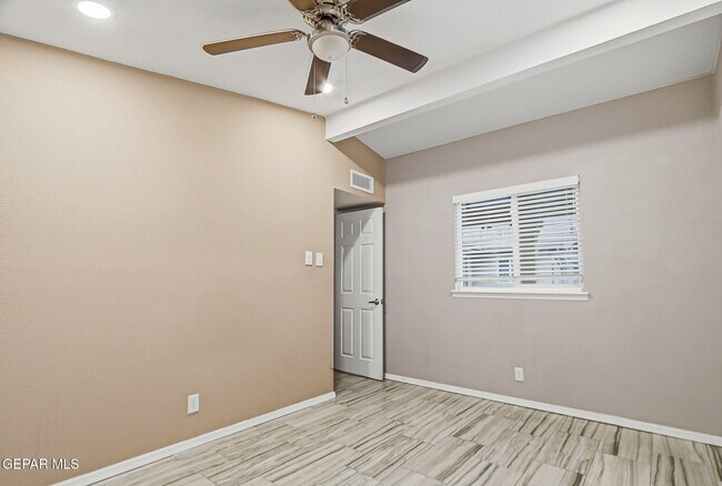 Building Photo - 10164 Dunbarton Dr