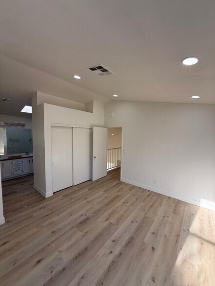 Building Photo - 3305 Paragon Dr