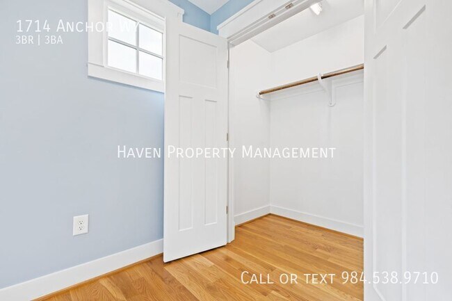 Building Photo - 1714 Anchor Wy