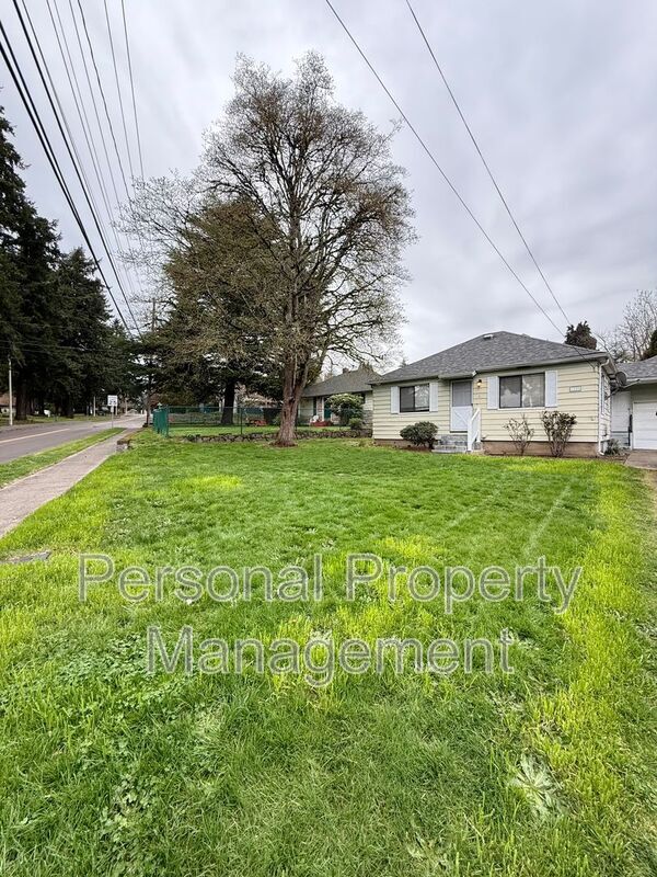 Building Photo - 1609 E Reserve St
