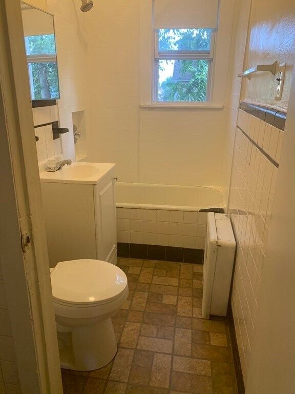 Building Photo - 21 Chapel St