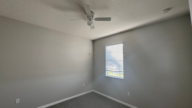 Building Photo - Updated 4/2.5 House with Garage in Turtle Creek of Saint Cloud