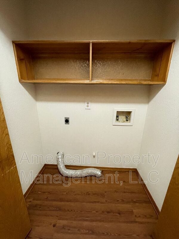 Building Photo - 712 West 119th Pl S