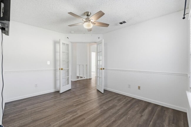 Building Photo - 3345 W Stuart Ave