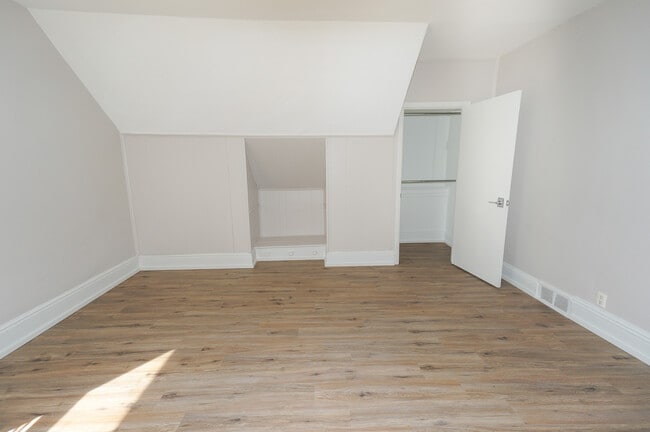 Bedroom - The Lorrie