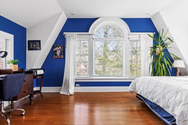 Building Photo - 47 Greenacres Ave