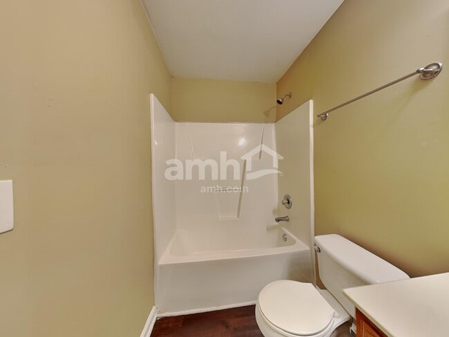 Building Photo - 4004 Pearl Rd