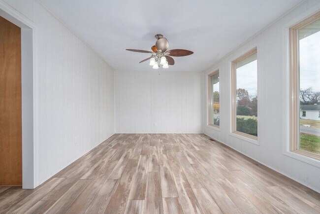 Building Photo - Updated All Brick One-Level