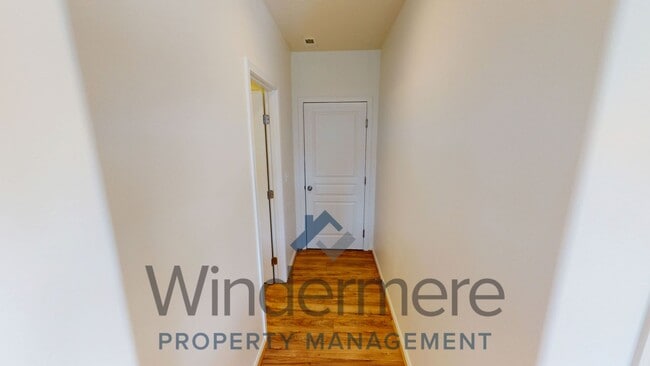 Building Photo - 229 Kokanee Ln