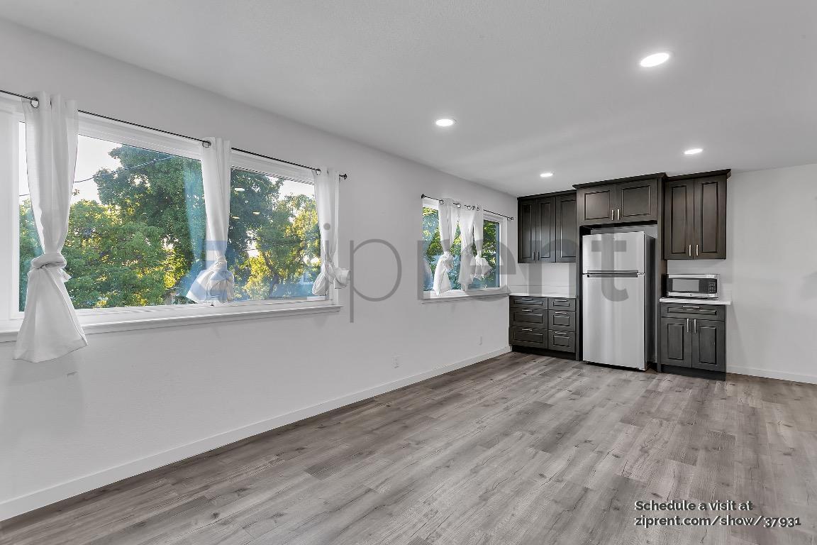 Building Photo - 2123 Spaulding Ave