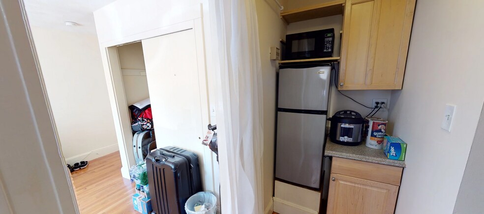 Building Photo - 388 Highland Ave