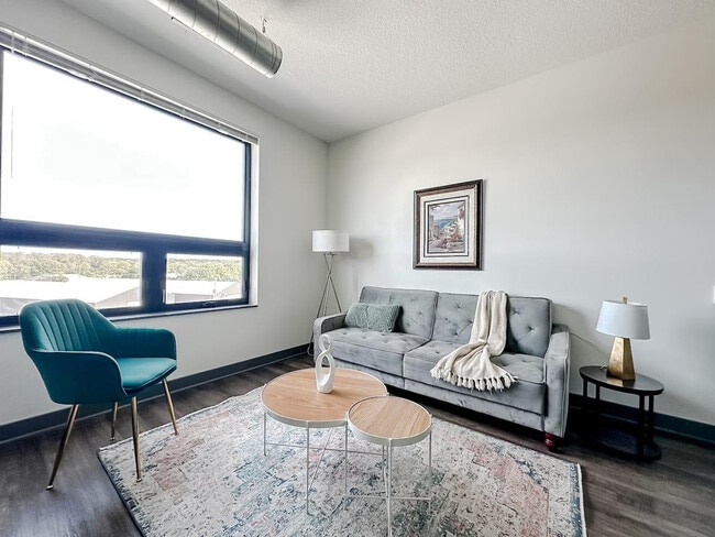 Primary Photo - 1261 8th St