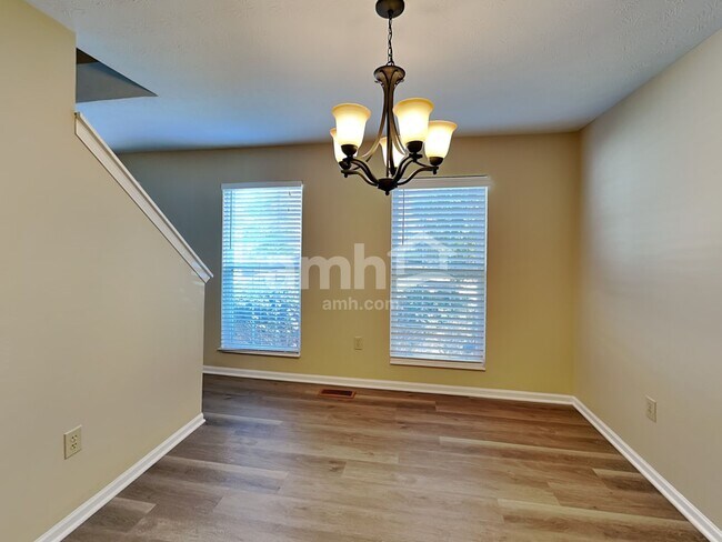 Building Photo - 545 Weeping Willow Ln