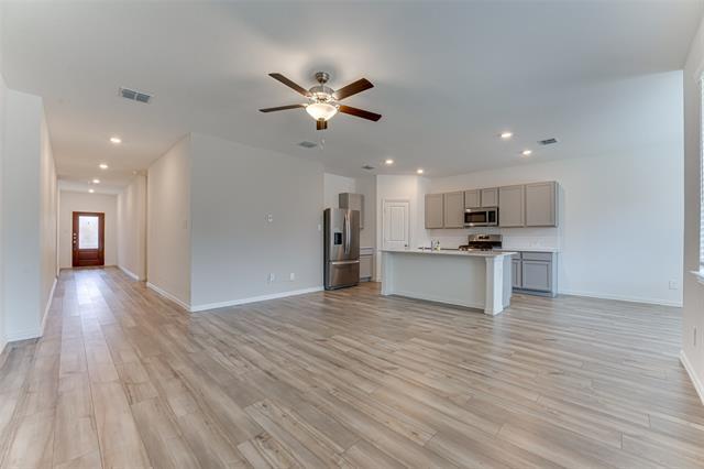 Building Photo - 832 Tulip Ct