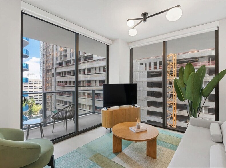 Building Photo - 11 NE 6th St