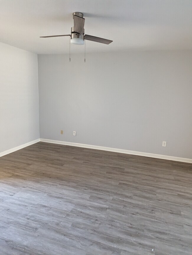 Building Photo - 4405 Barnett Street