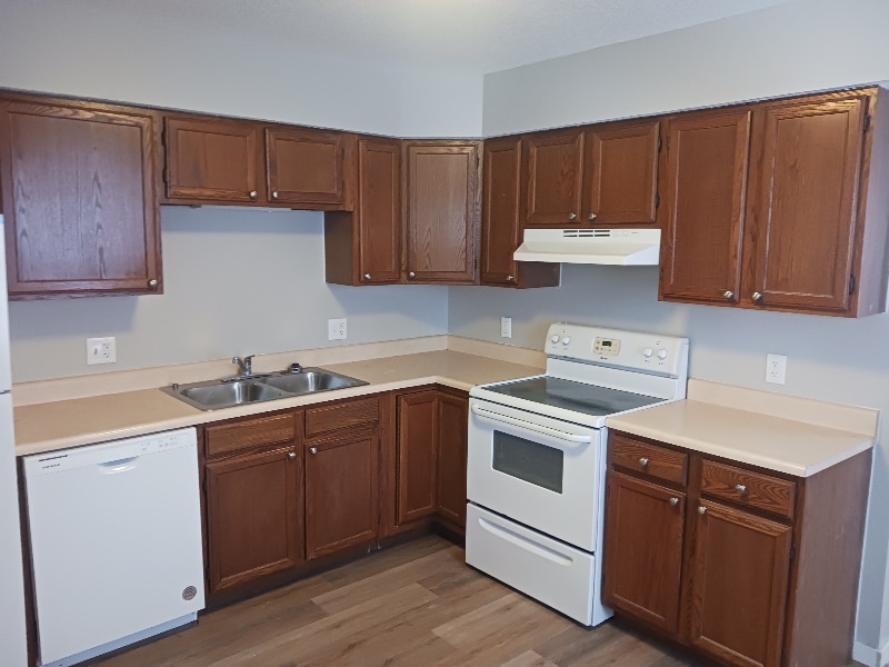 Building Photo - 811 Bruns Ln