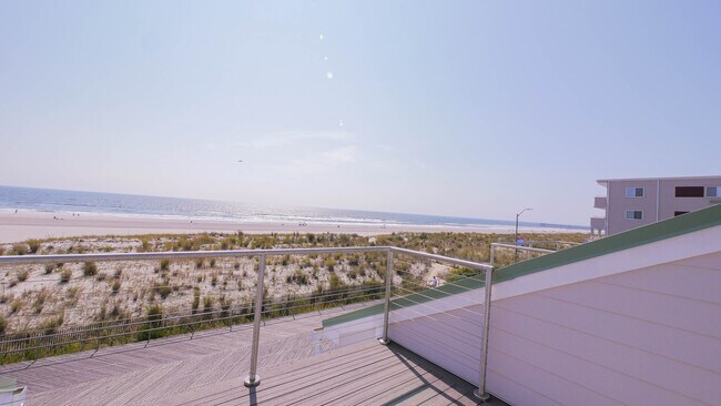 Building Photo - 5208 Boardwalk