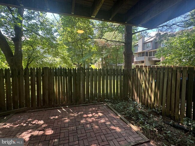 Building Photo - 9728 Summer Park Ct