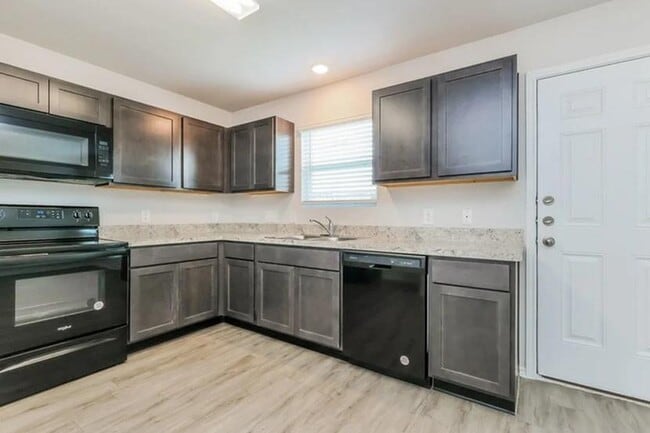 Building Photo - 2602 Camrola Wy
