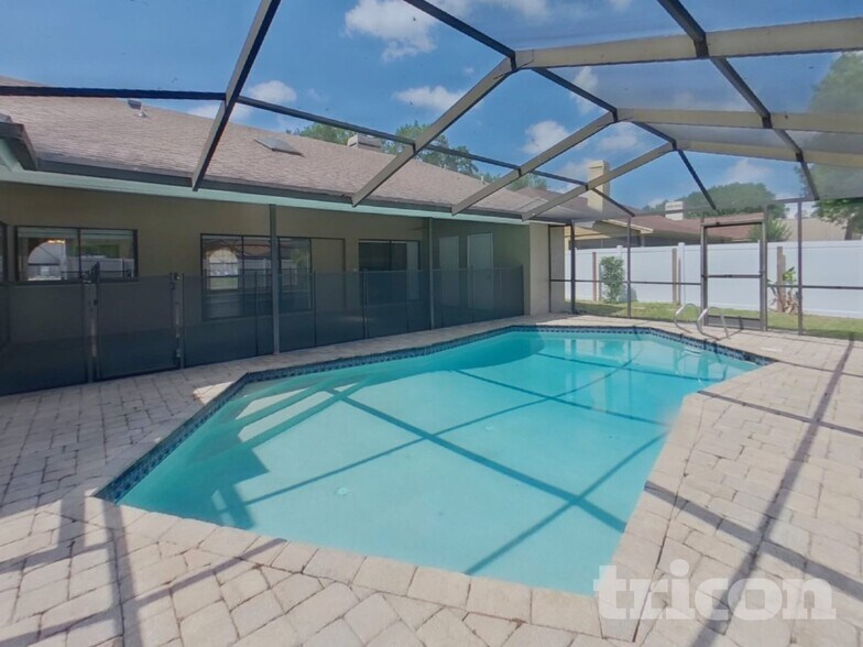 Building Photo - 1808 S Golfview Dr