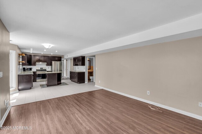 Building Photo - 94 Heritage Dr