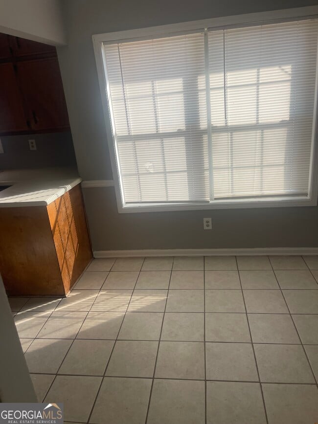 Building Photo - 2611 Country Trace SE