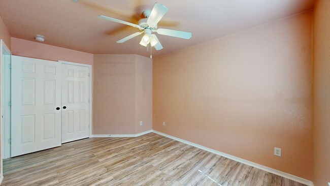 Building Photo - PRICE IMPROVEMENT ONLY $2,195 for OVER 1 A...