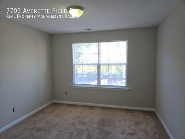 Building Photo - 7702 Averette Field Dr