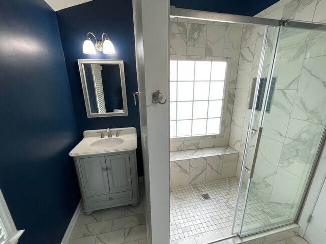 Building Photo - Elegant 4 Bedroom Home in Heart of Cary