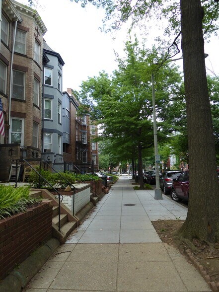 Building Photo - 118 3rd St NE