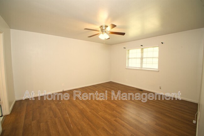 Building Photo - 5105 S Kingston Ave