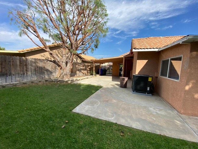 Building Photo - 4414 Royal Pine Cir