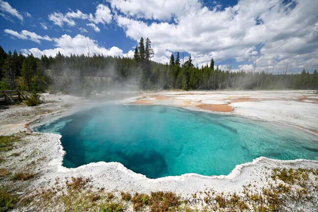 Building Photo - 5406 Henrys Lake Rd