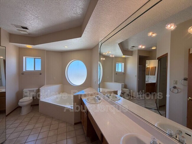 Building Photo - 7281 Spruce Mountain Loop NE
