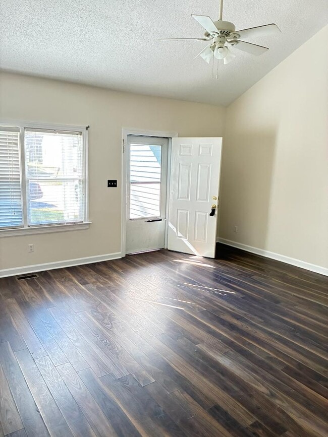 Building Photo - 3532 Wescott Dr NW