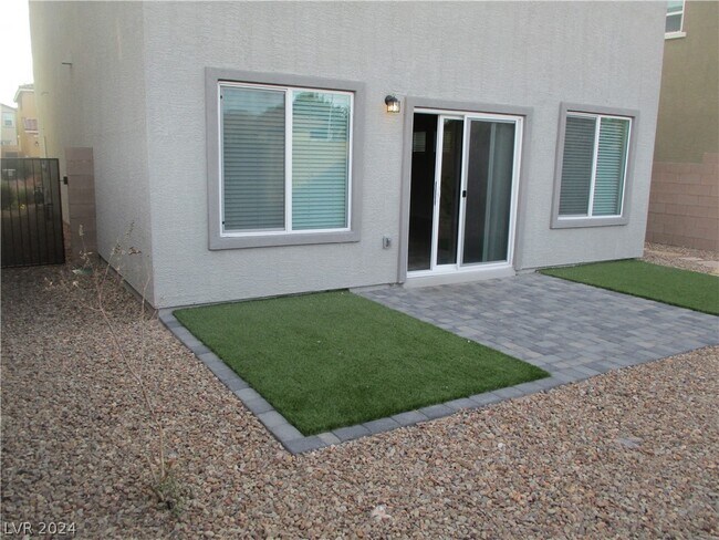 Building Photo - 7448 Red Plumeria Ave