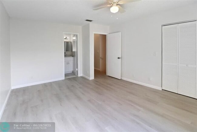 Building Photo - 2590 Coral Springs Dr