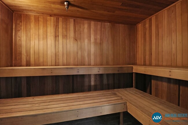 Building Photo - Move-In Ready 2 Bedroom Condo – Steps from...