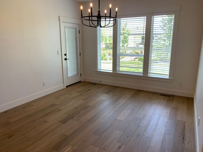 Building Photo - Newer Star Single Family Home!!!